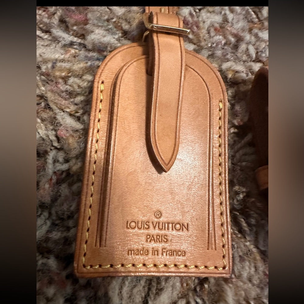 Louis Vuitton leather tag - Picture 3 of 5